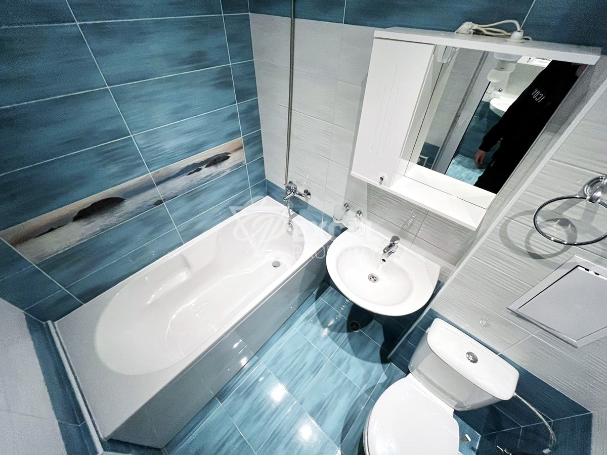 Тристаен апартамент, втора линия море.