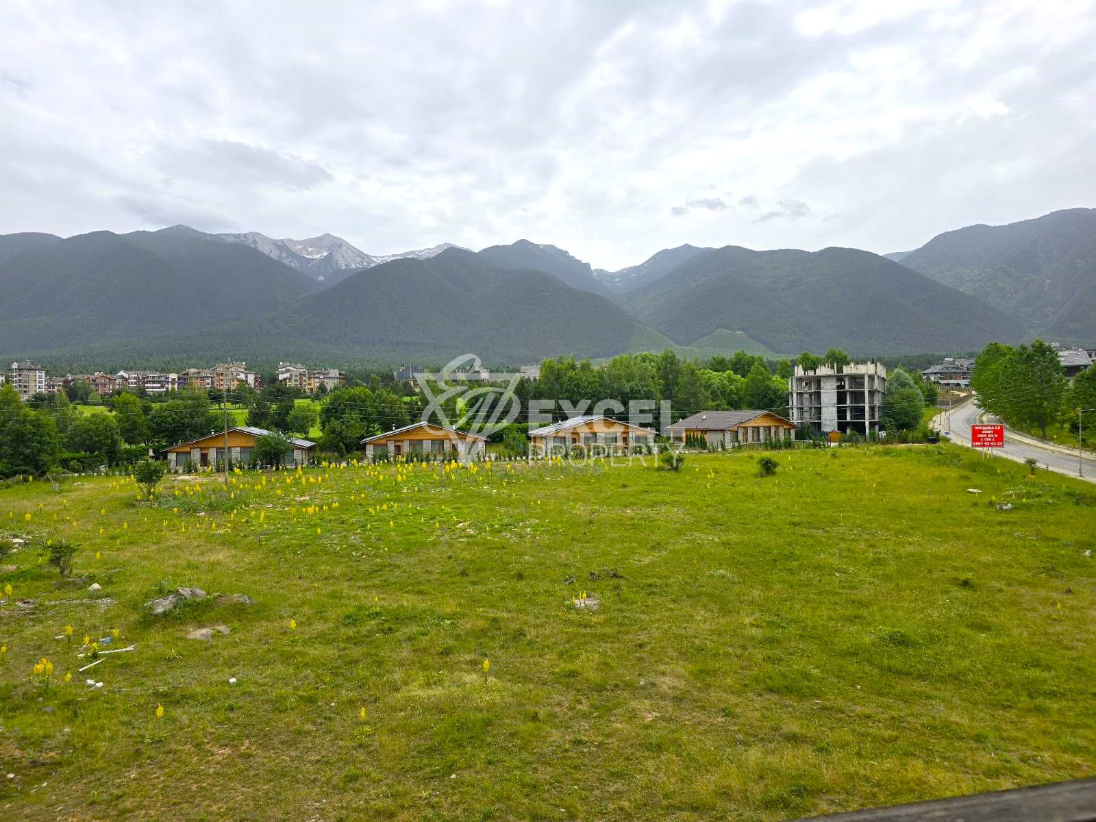 Южно студио за продажба с възхитителна панорамна гледка към Пирин планина