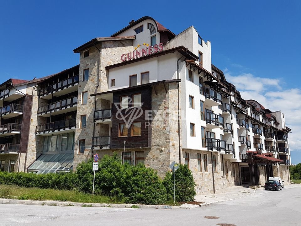 MPM Guinness Hotel: тристаен апартамент (мезонет) за продажба до ски лифта Банско