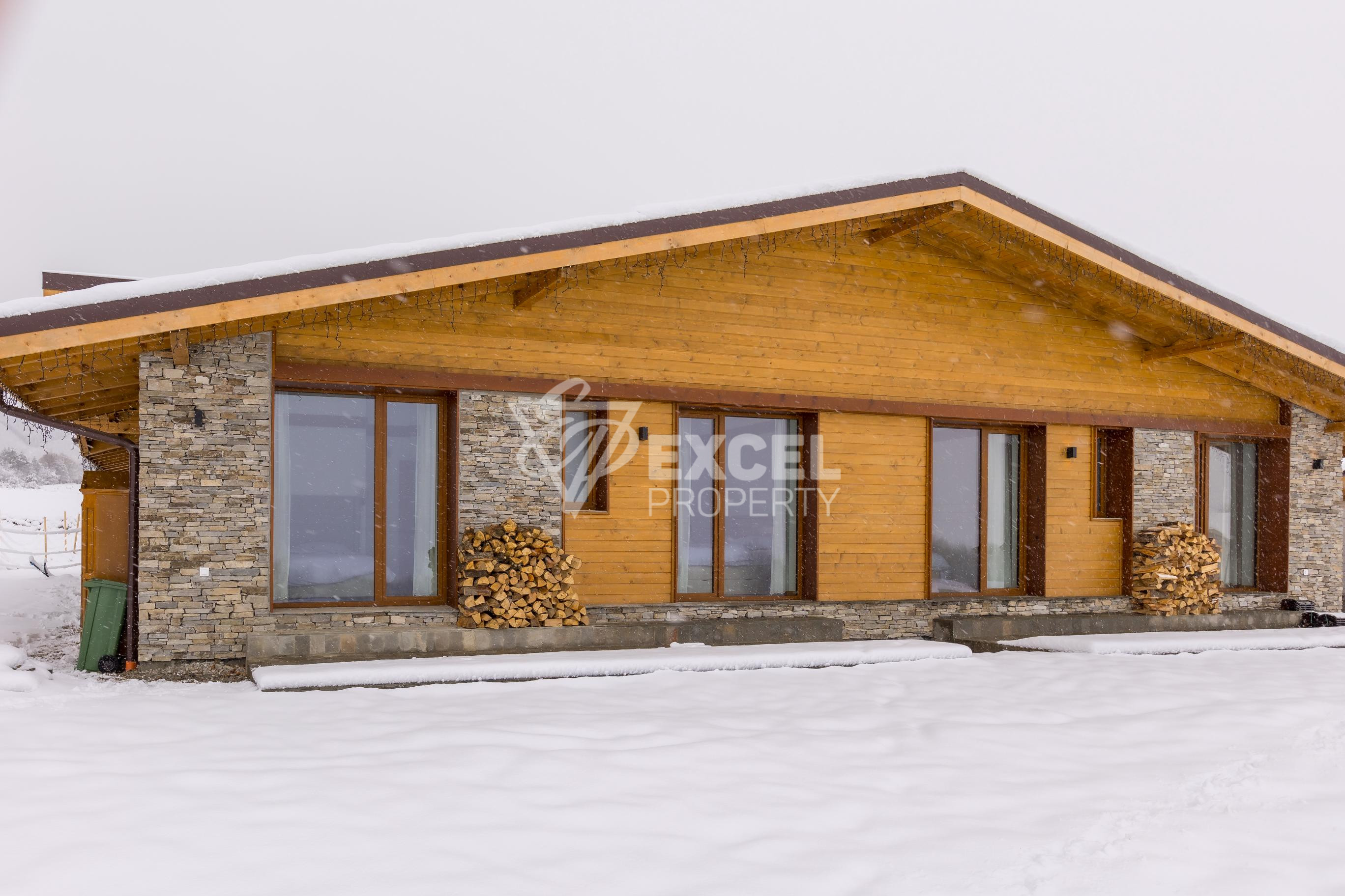 Нова еднофамилна къща в алпийски стил с три спални и голям двор, до Пирин Голф