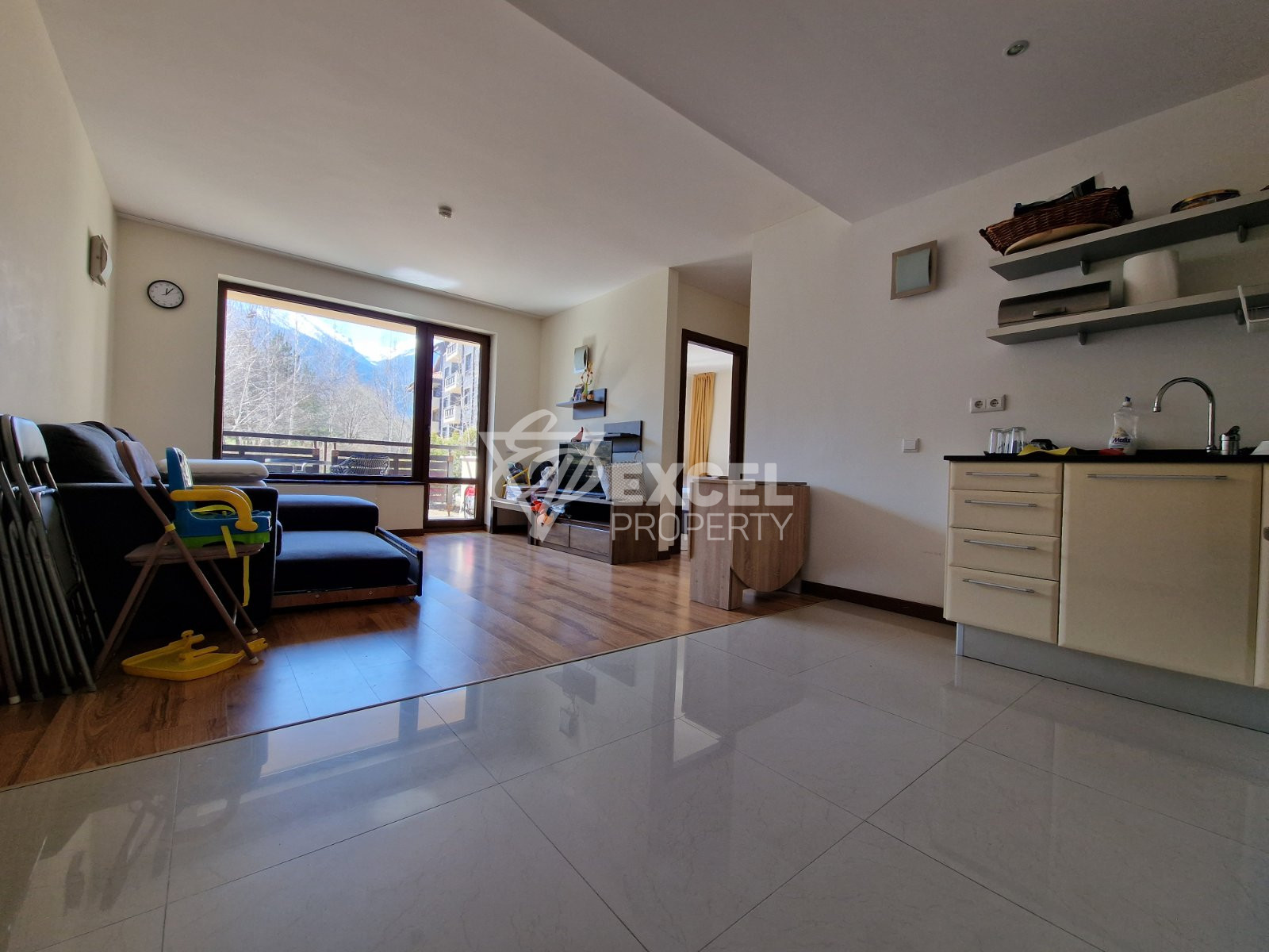 Spacious apartment with a view of Pirin mountain