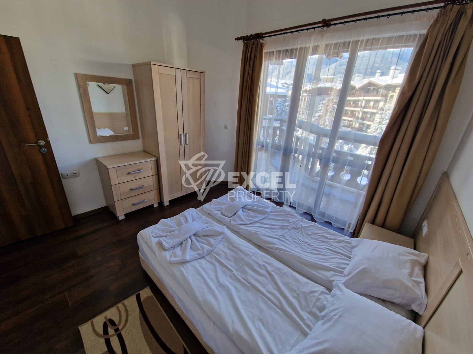 Южен апартамент с три спални и пленяваща гледка към върховете на Пирин планина