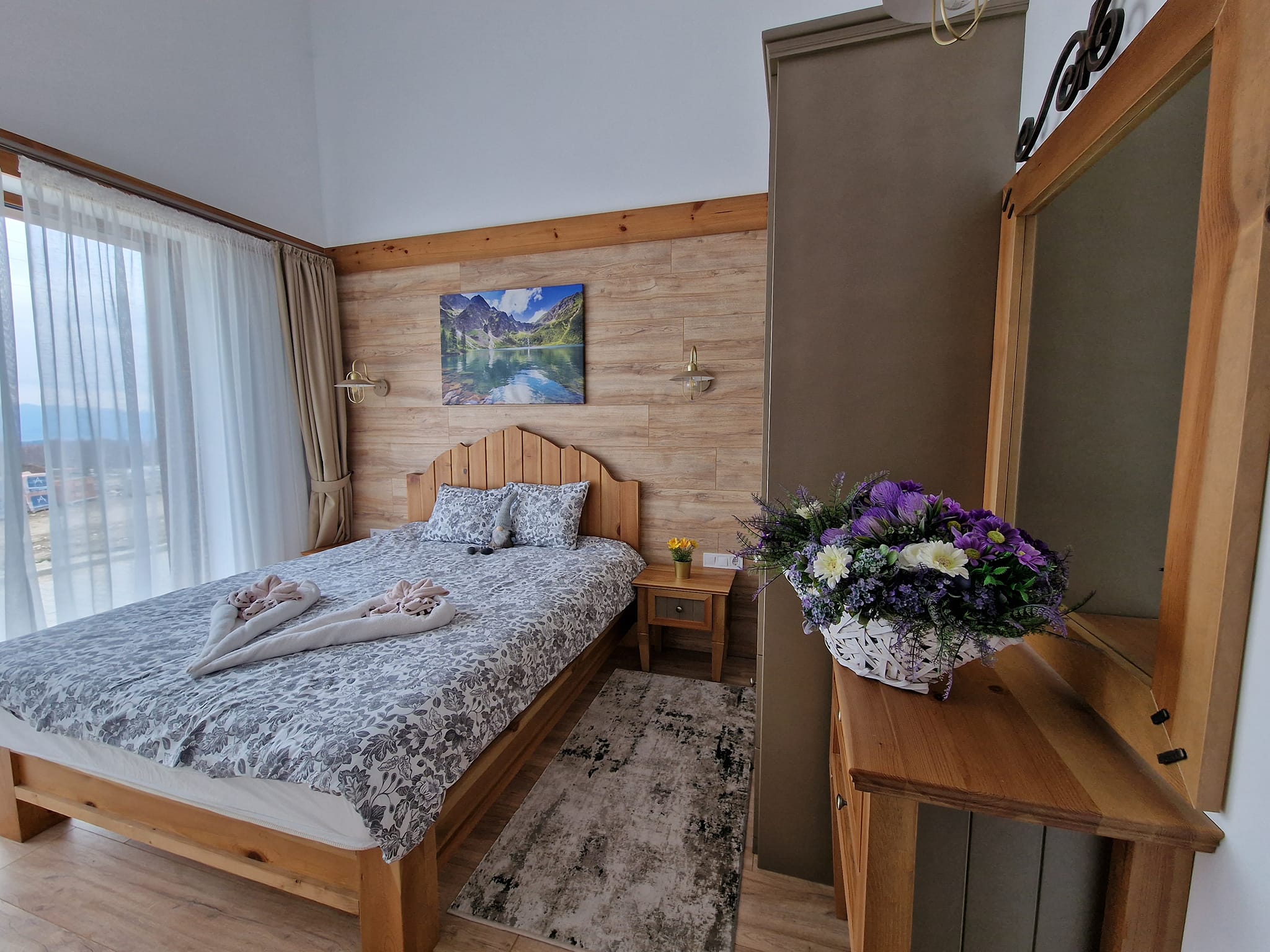 Алпийска къща с три спални и двор за продажба до Пирин голф, Разлог