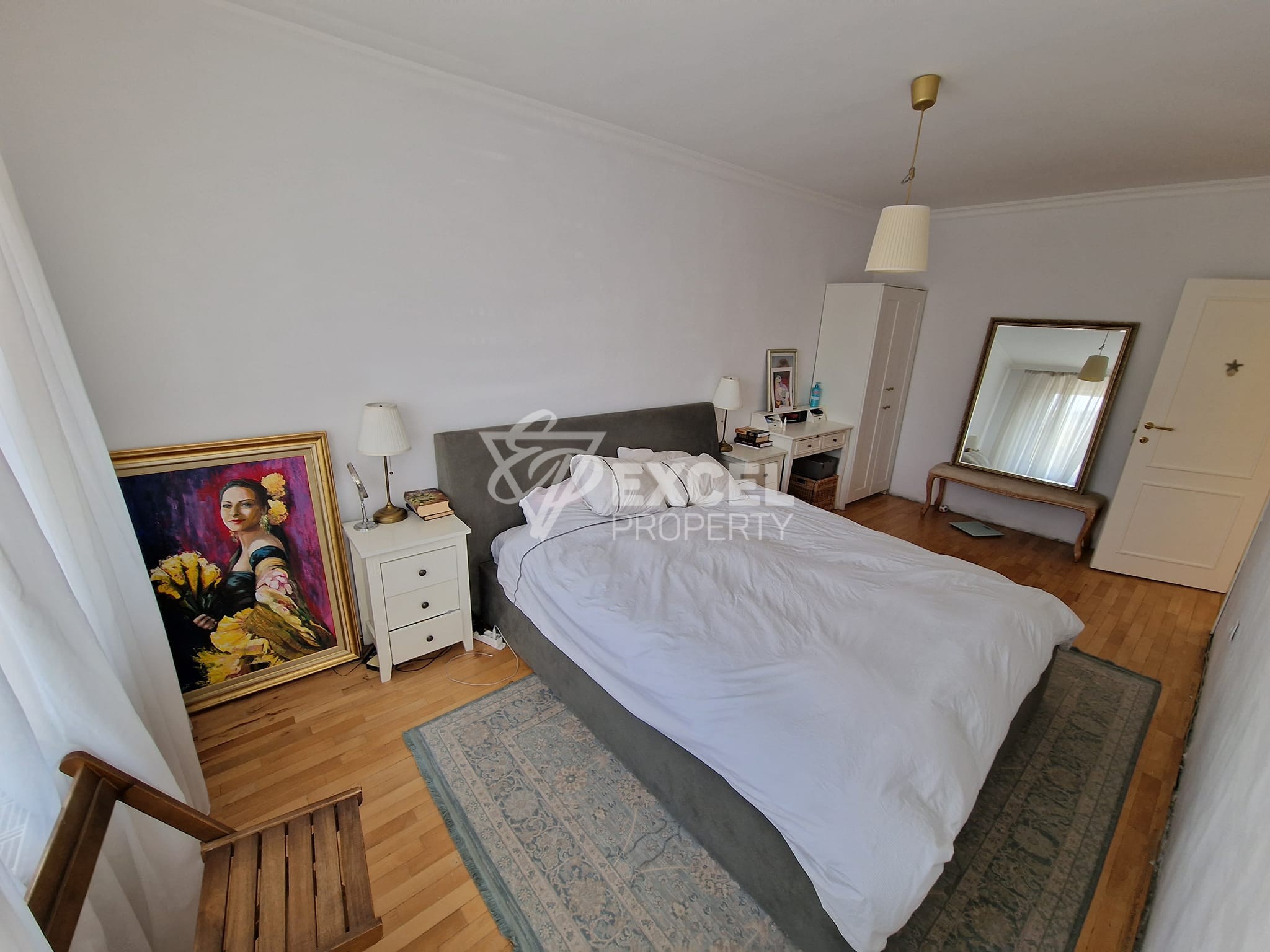 Ексклузивен апартамент с три спални и гараж за продажба в София на границата между Дианабад  и Студентски град