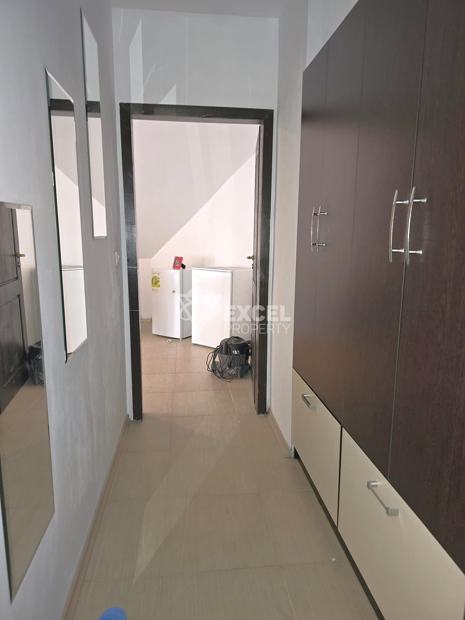 Обзаведен двустаен апартамент в сграда без такса поддръжка за продажба в Банско