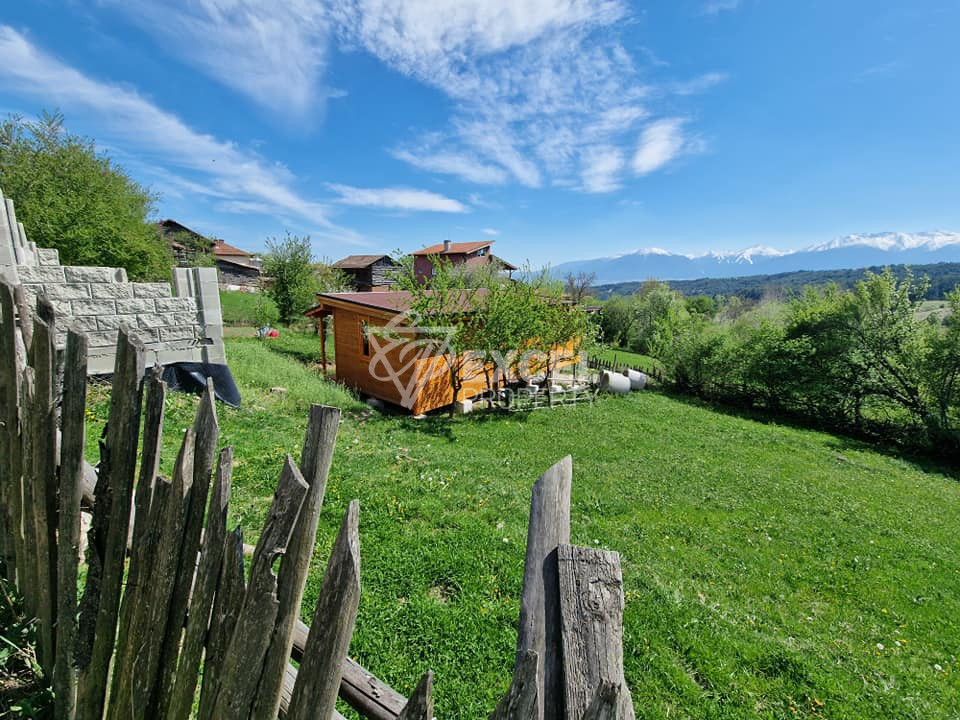 Нова, ЕКО къща за продажба в село Добърско на 20 км от Банско