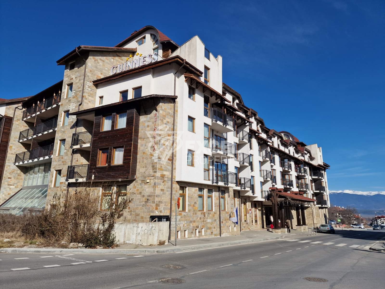 Двустаен апартамент на изгодна цена и красива планинска гледка за продажба в Банско