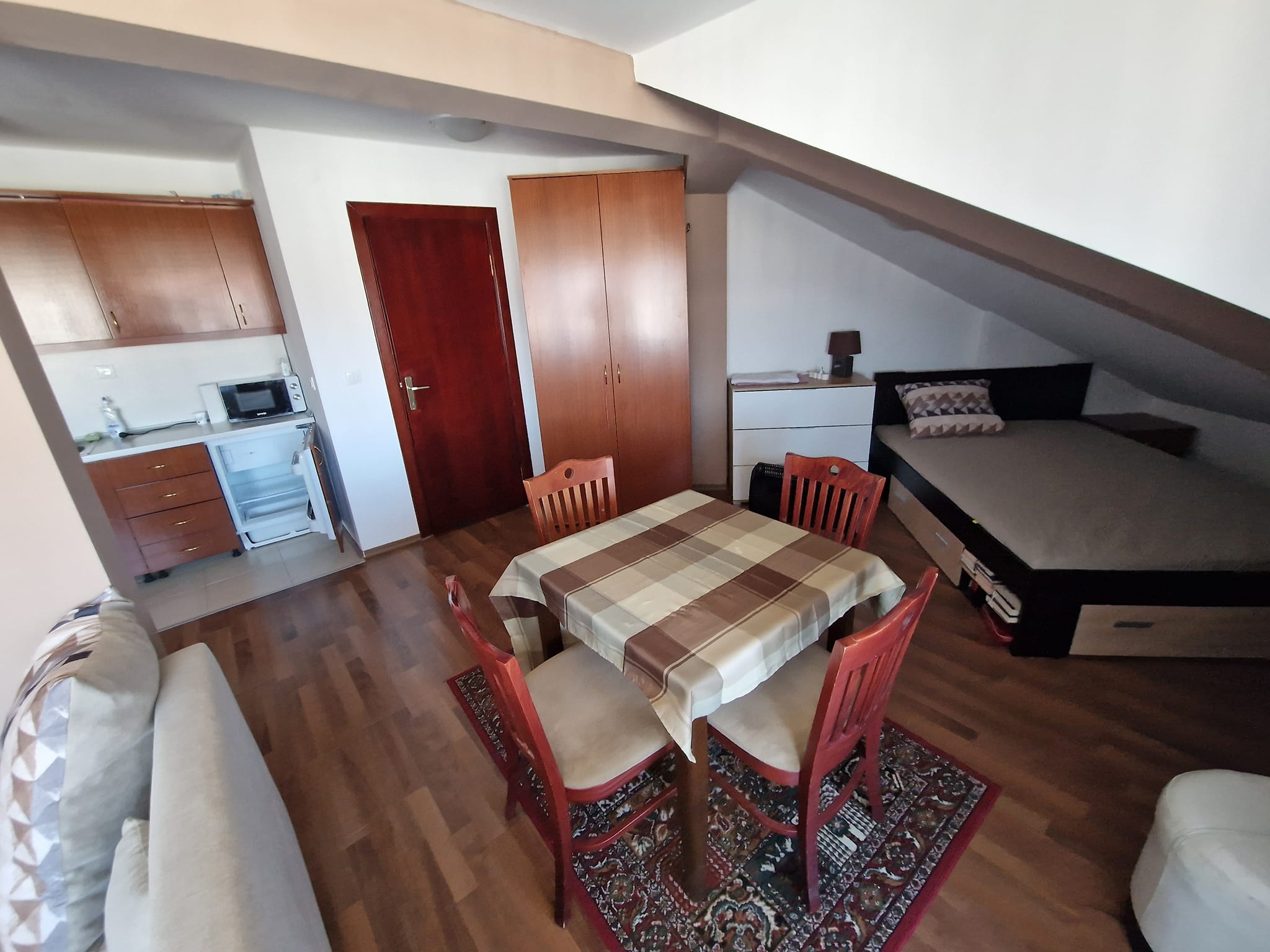 Тристаен апартамент в затворен комплекс Elegant LUX с фронтална гледка към Пирин планина