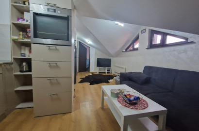 Малък модерно обзаведен двустаен апартамент за продажба на изгодна цена