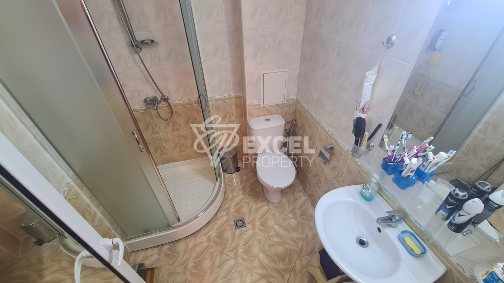 Просторен и красив двустаен апартамент с гледка басейн в Свети Влас