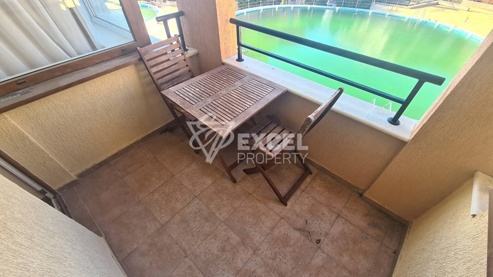 Просторен и красив двустаен апартамент с гледка басейн в Свети Влас