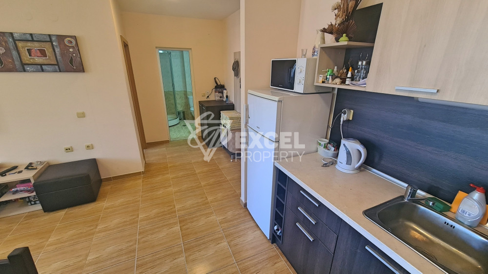 Просторен и красив двустаен апартамент с гледка басейн в Свети Влас