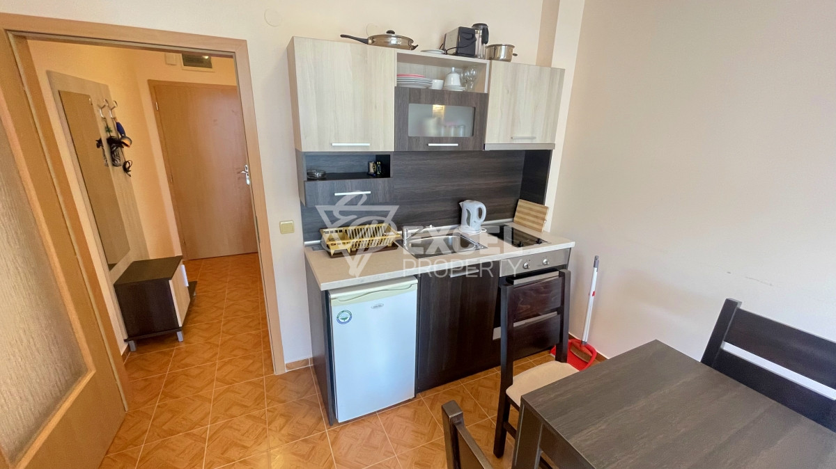 Обзаведено студио за продажба в Свети Влас, с частична гледка море