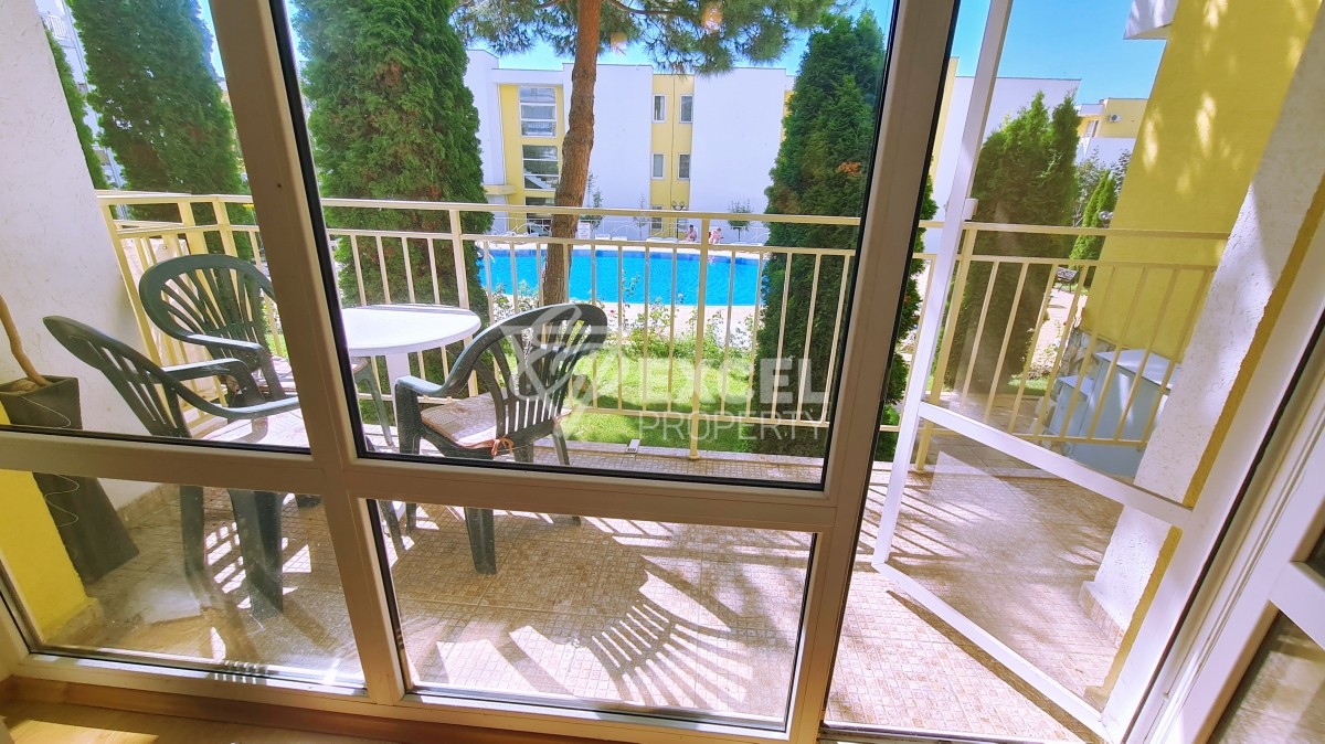 Двустаен обзаведен апартамент в Краун Форт с гледка басейн