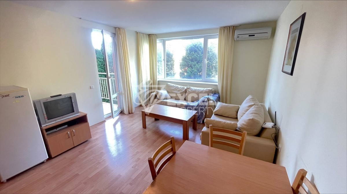 Обзаведен, двустаен апартамент в комплекс Империал Форт Клуб.