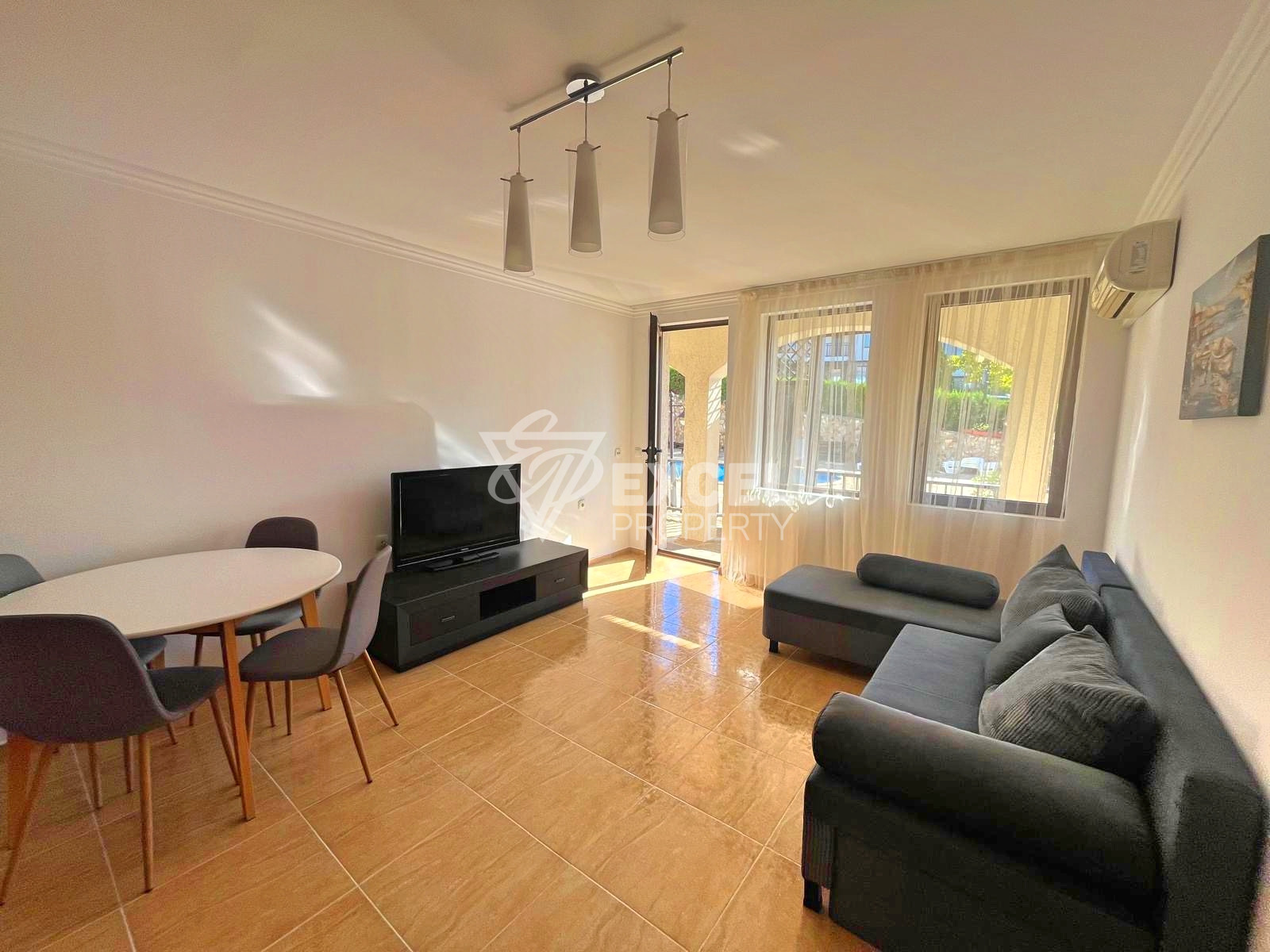 Просторен, тристаен апартамент в комплекс „Камбани 3“, Свети Влас